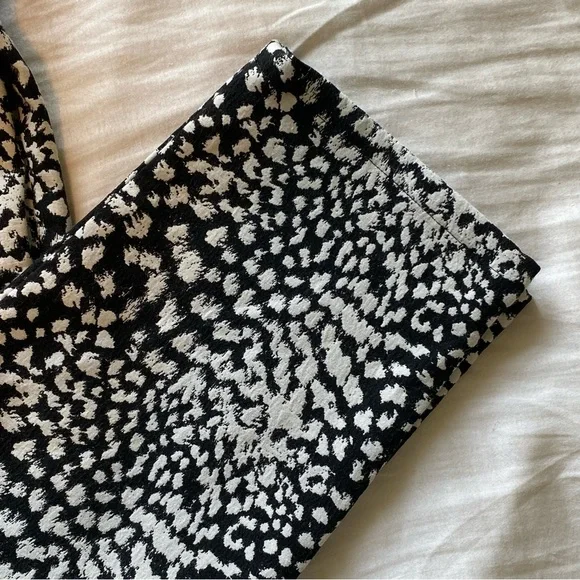 Cache Monochrome Abstract Print Pants - Picture 2 of 5